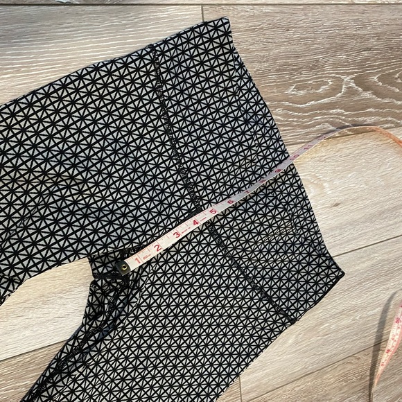 LULULEMON FULL LENGTH YOGA PANTS🌙 - Picture 3 of 14